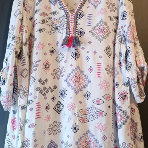 Tunic kaftan with embroidery, light and airy, size EU52