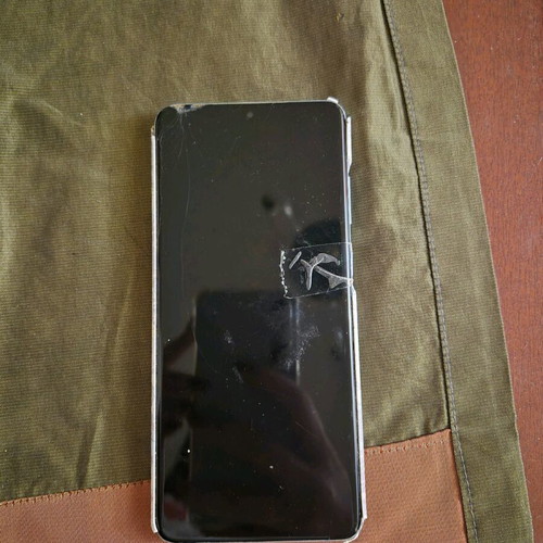 Samsung S20 used blue phone with 2 cases