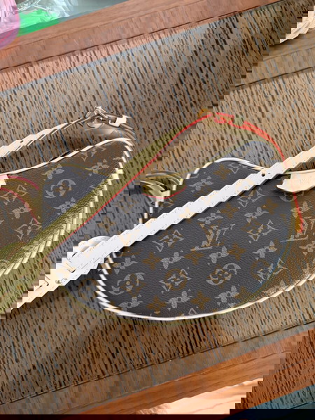 Louis Vuitton croissant bag