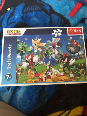 Sonic children's puzzle 200 pieces used, Trefl