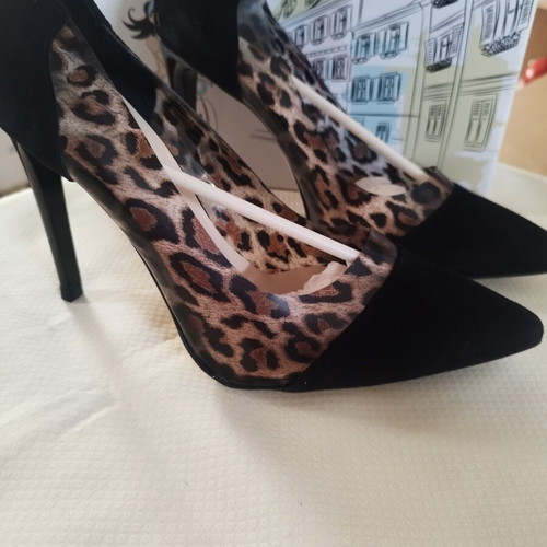 Carinii Leopard Print Heels size 40 like new with box