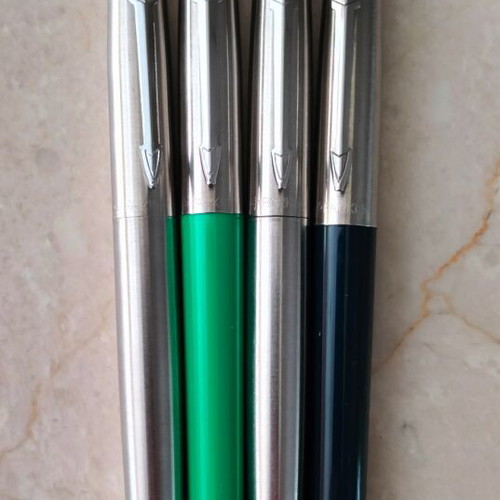 Parker metal pens set of 4 with 4 refills