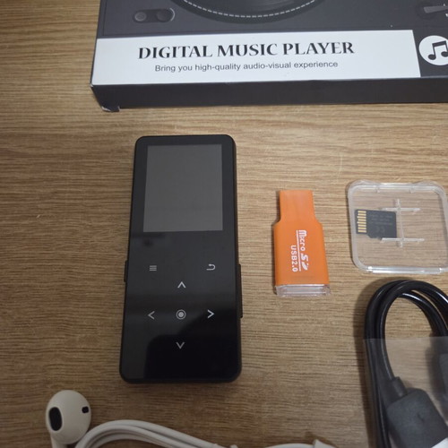 Digital MP3/MP4 Player set new with accessories