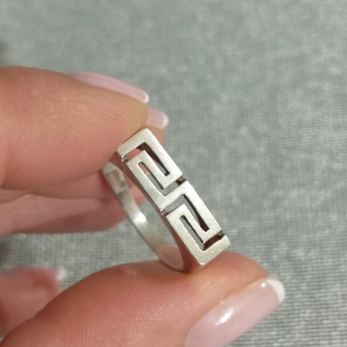 Silver ring 925 in meander shape like new