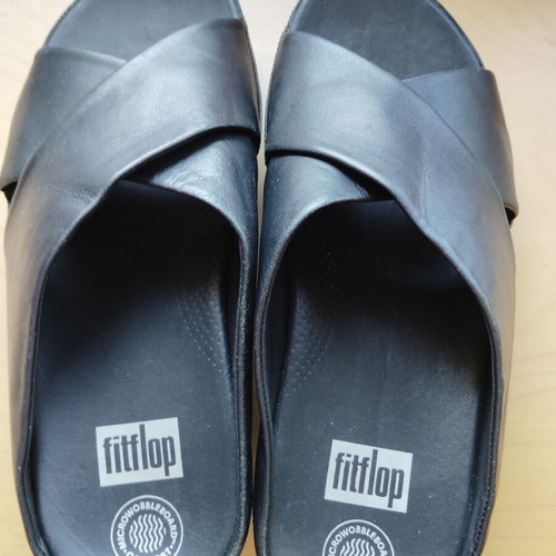 Fitflop slippers size 41 like new, black