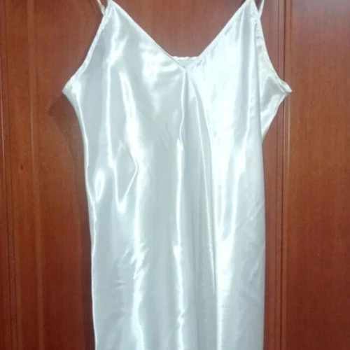 Set of robe with belt and nightdress like new, white, one size