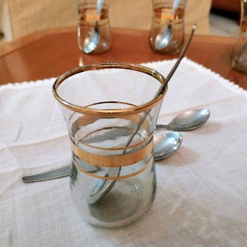 Authentic Tulip Tea Set with 4 Glasses, 6 Güllü Spoons and Handmade Doily