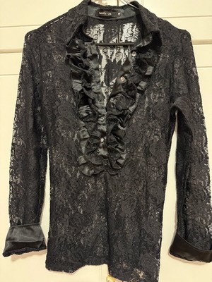 Twenty 29 black lace shirt like new, size M