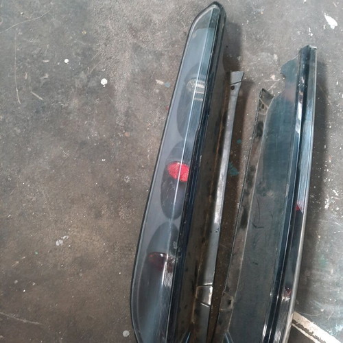 Ford Focus MK2 rear lights used, one with crack