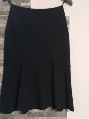 Φούστα μαύρη Small κλος, σταθερό ύφασμα, σαν καινούργια