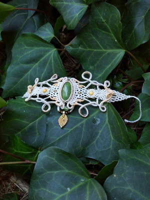 Macrame bracelet with nephrite new, handmade