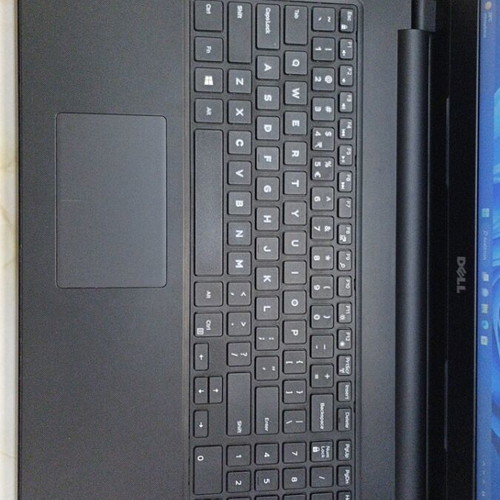 Laptop Dell Inspiron 15 like new with Intel Core i3 and 8GB RAM
