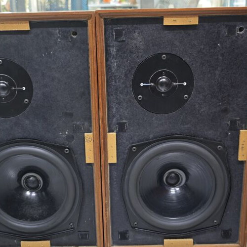 Kef Chorale SP 1016 speakers used, excellent sound