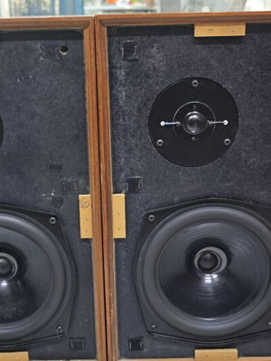 Kef Chorale SP 1016 speakers used, excellent sound
