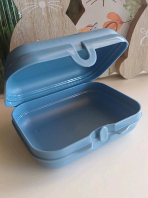 Tupperware Medium Twin New