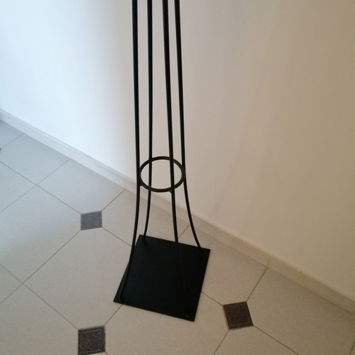 Metal coat rack black, like new, minimalist design