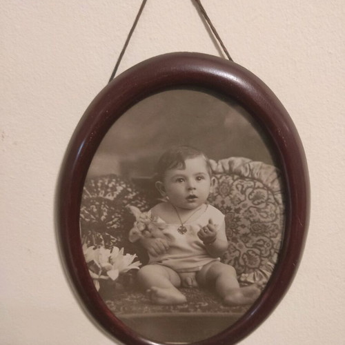 Oval old photo frame used, 27x21 cm