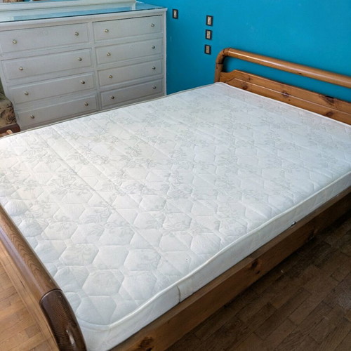 Wooden oak bed handmade used 145x195x60 cm without mattress