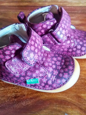 Παιδικά ανατομικά μποτάκια Kickers μεταχειρισμένα νο19