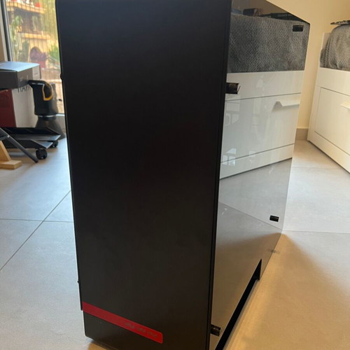 In Win 909 Full Tower Premium Aluminium and Tempered Glass Case like new