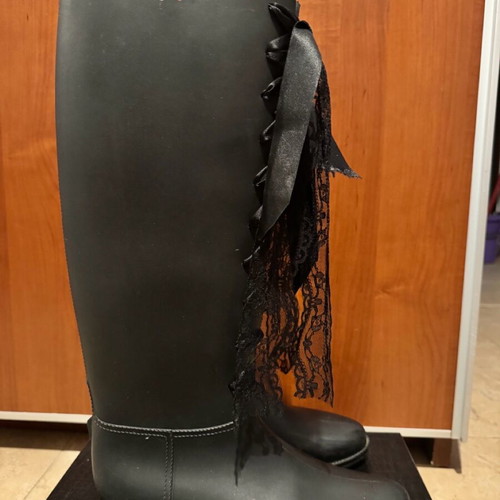 Galotses used size 38 black