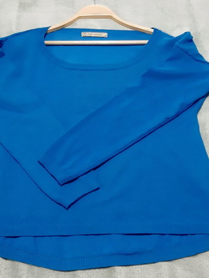 Pink Woman long sleeve fine knit sweater, electric blue, medium, new