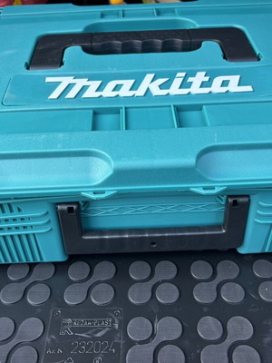 Makita brushless tool set with 4 tools and 3 batteries