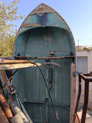 Aluminum boat used, about 4 meters, needs repair