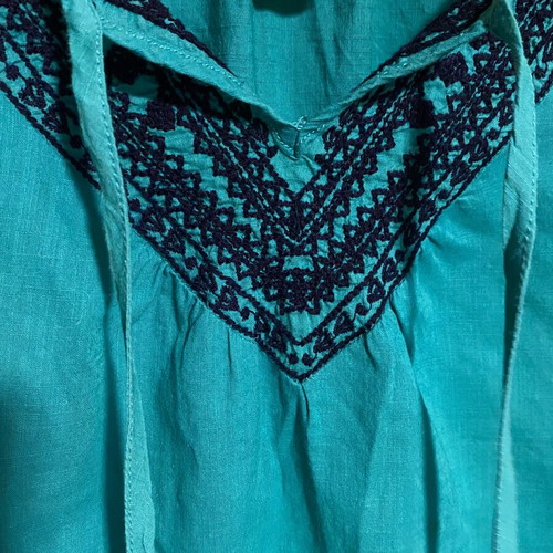 H&M cotton shirt with embroidery like new, blue and green, size M