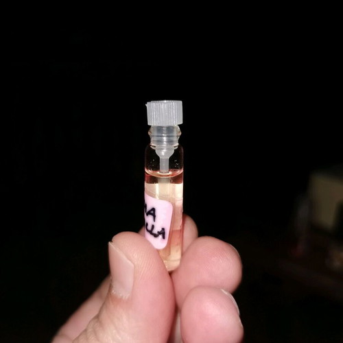 Nuha Vanilla Arabic sample tester eau de parfum 1 ml like new