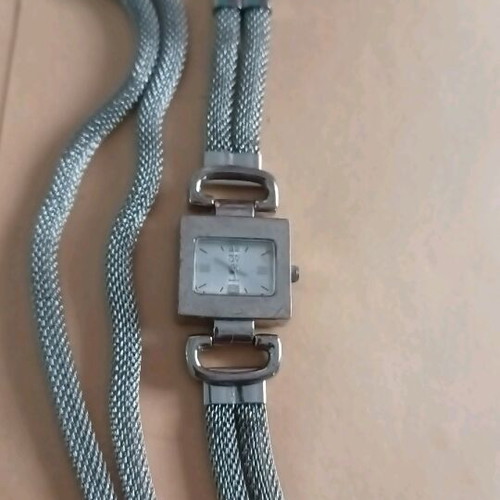 Watch set with matching bracelet new, watch needs battery