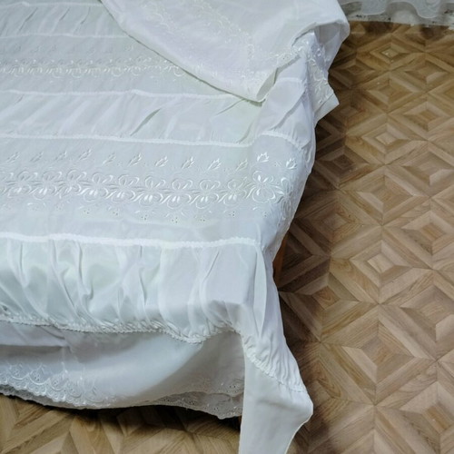 Bridal double satin quilt with pillowcase new