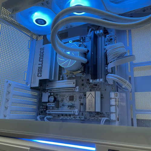 PC Ryzen 9 7900X with 32GB DDR5 6000MHz, new