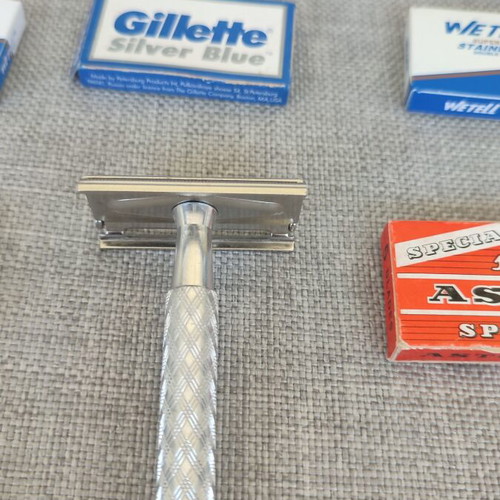 Gillette Tech vintage safety razor made in England with 5 blade packs gift