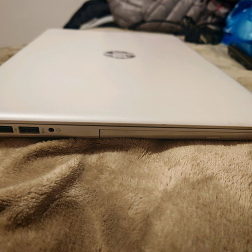 HP 15-aw006nv laptop like new, 8GB RAM, 240GB SSD, Windows 10, bag and mouse