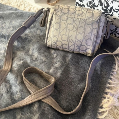 Calvin Klein small crossbody bag used, gray