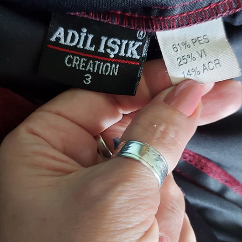 Adilisik velvet skirt with embroidery and slits like new, sizes L/XL
