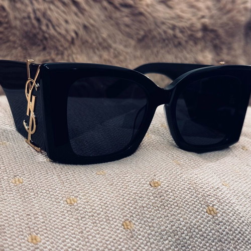 Ysl sunglasses like new, black