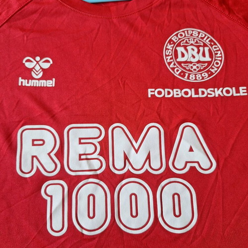 Hummel T-Shirt DBU Fodboldskole 2023 like new, size 152 cm