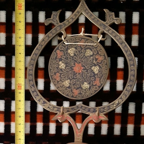 Gong used, small bronze with wooden handle
