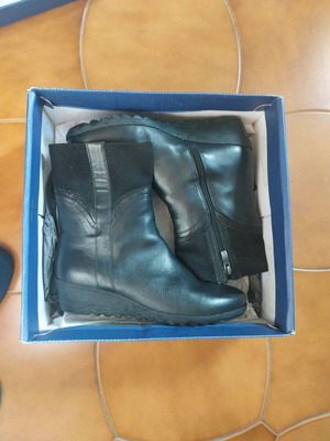 Caprice leather ankle boots black, like new, size 37