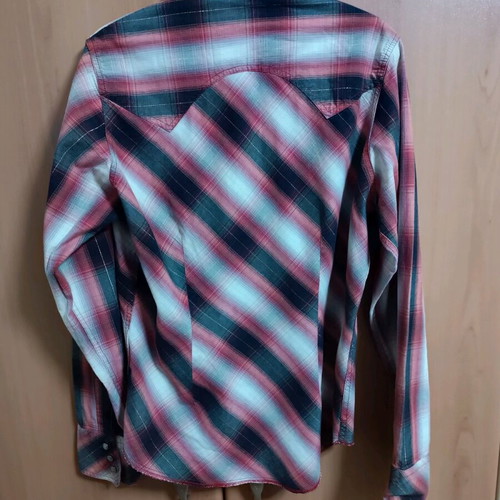 Lee plaid shirt Small like new, grey and coral tones