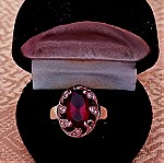  Δαχτυλίδι σε ασιμή χρώμα  πολύ  εντυπωσιακό με ημιπολύτιμη  κόκκινη  πέτρα