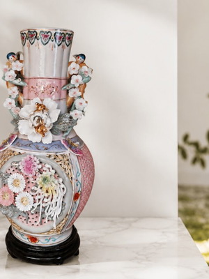 Porcelain vase collectible handmade, new