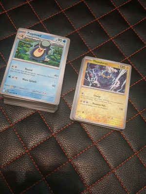Pokemon Black Bolt and White Flare bulk like new, 83 common uncommon, 30 holo reverse