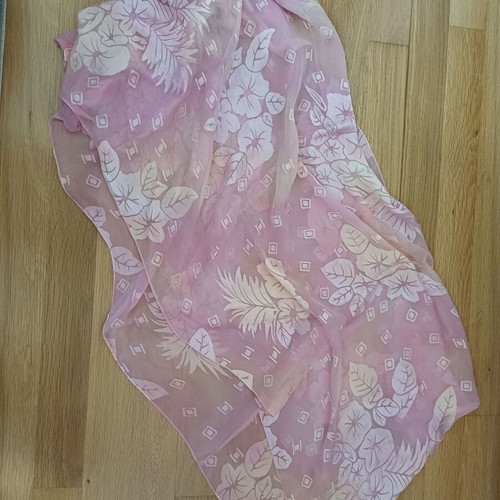 Long scarf like new, pink-cream with floral pattern