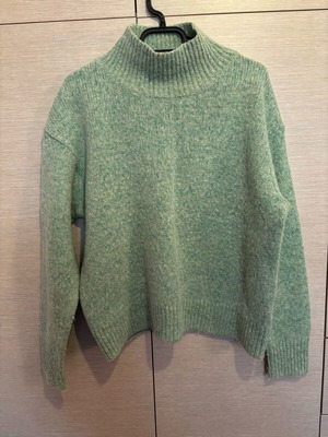 Whistles light green sweater 38% wool like new