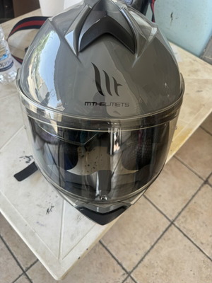 MT Helmets κράνος προστασίας σαν καινούργιο με μηχανισμό για γυαλί ηλίου