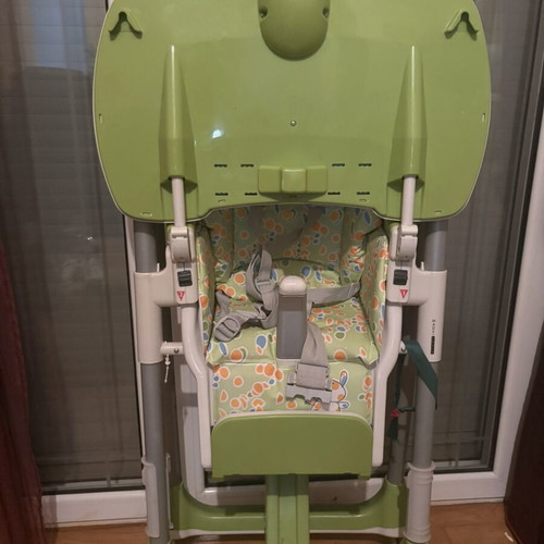 Baby feeding high chair