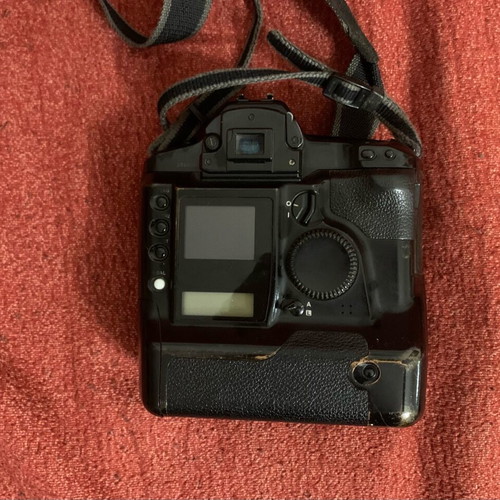 Kodak Professional DCS 520 (Canon EOS-1N) used collectible camera